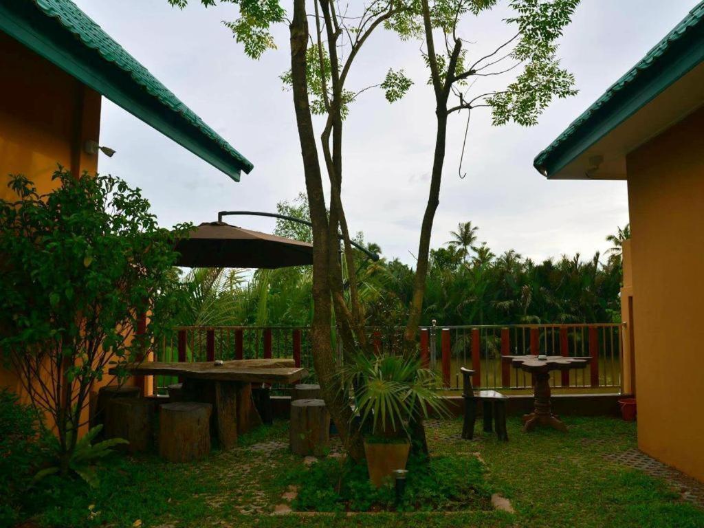 Sucholtee Resort Сурат Тхани Екстериор снимка