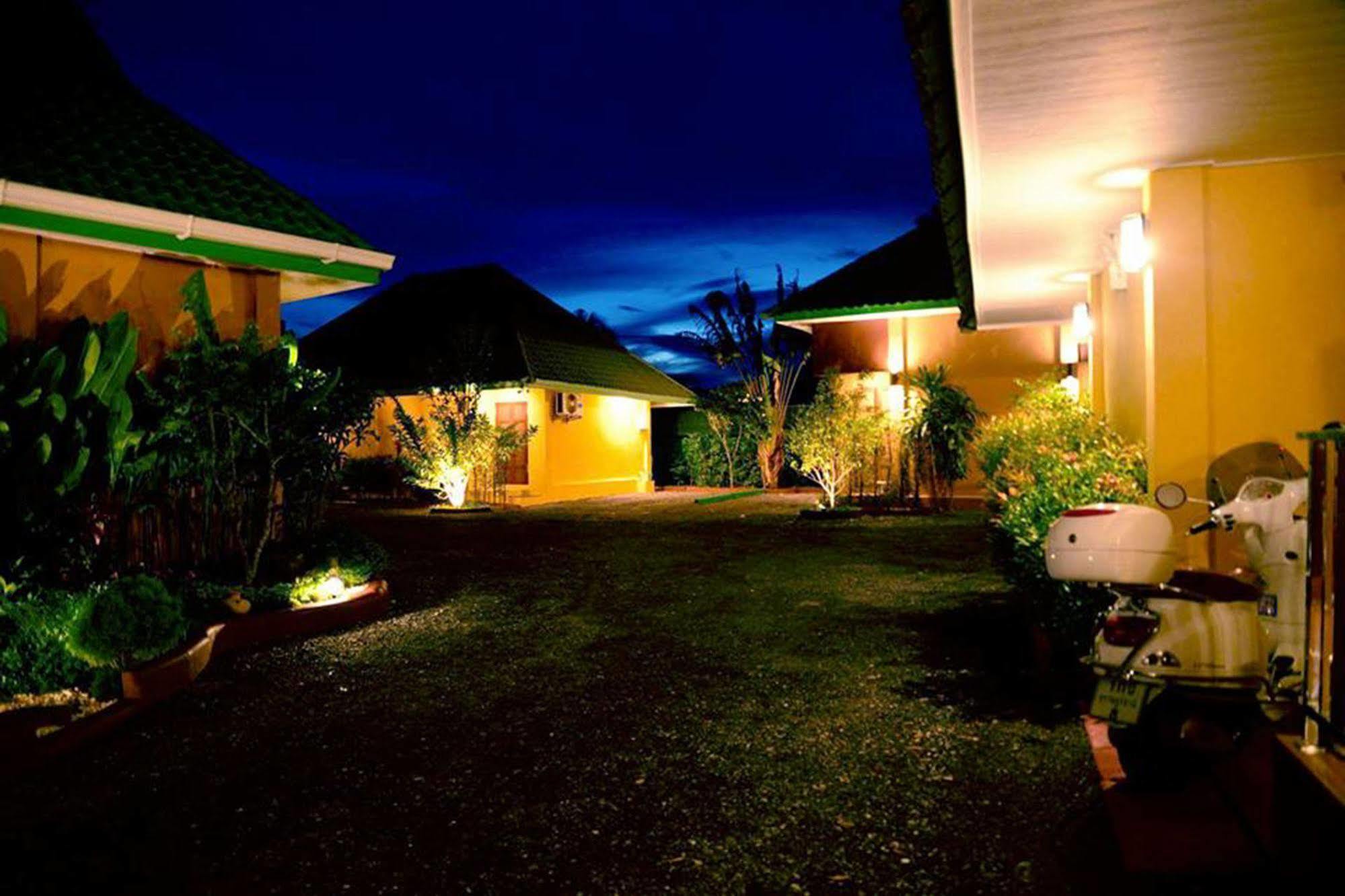 Sucholtee Resort Сурат Тхани Екстериор снимка