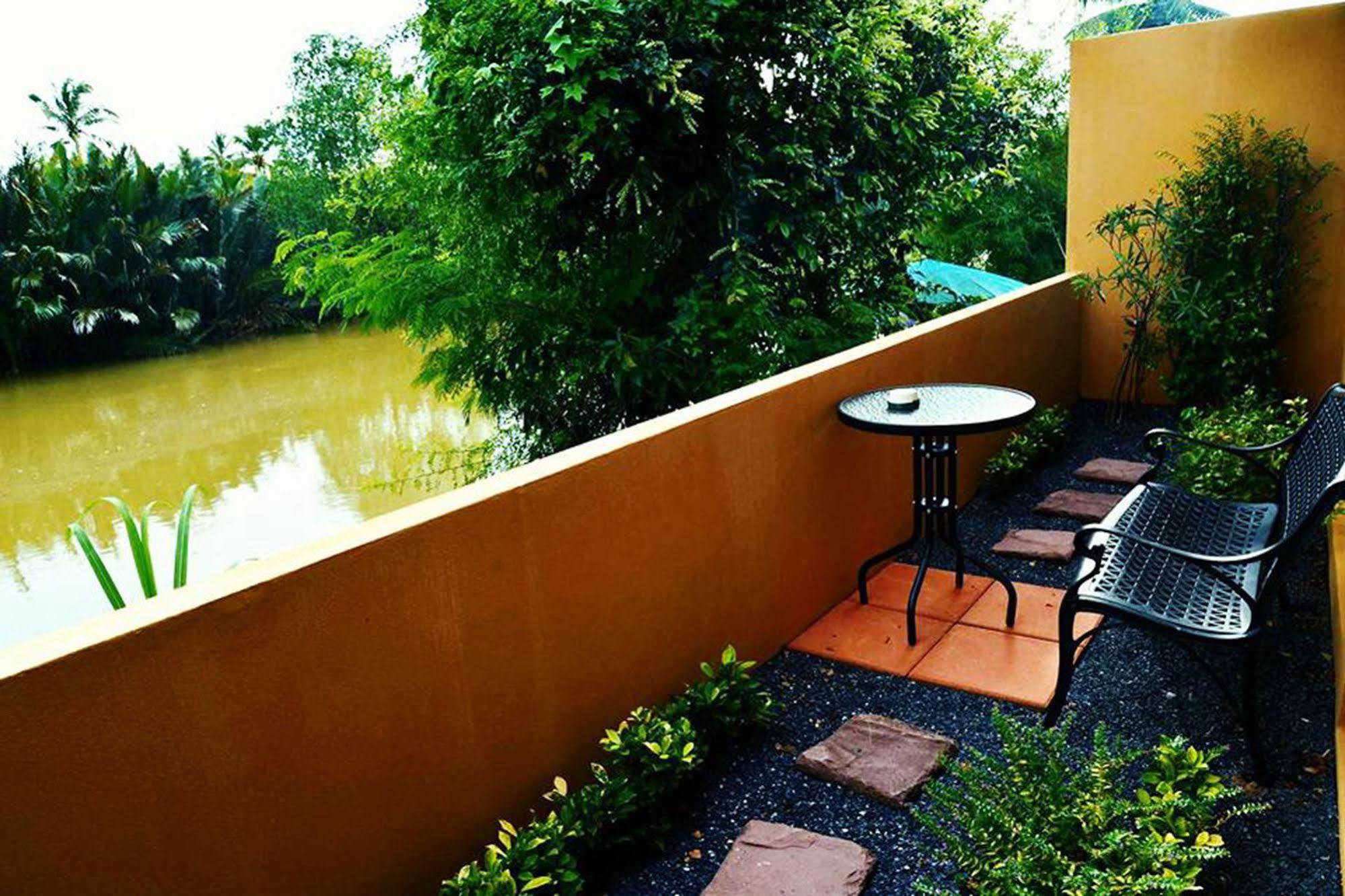 Sucholtee Resort Сурат Тхани Екстериор снимка
